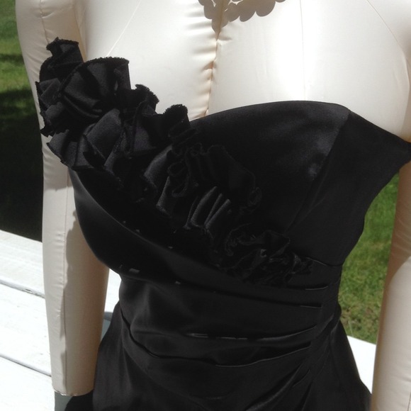 SOLD IN BUNDLE!! WHBM Cocktail Dress - Picture 2 of 4