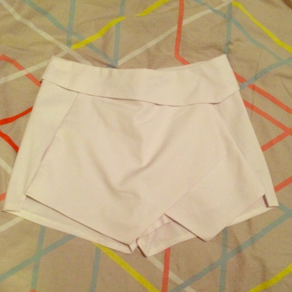 Assymetrical skort - white- new / never worn