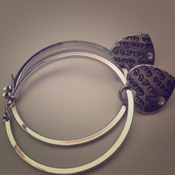 ⭐🌀️beautiful guess earrings ⭐️🌀