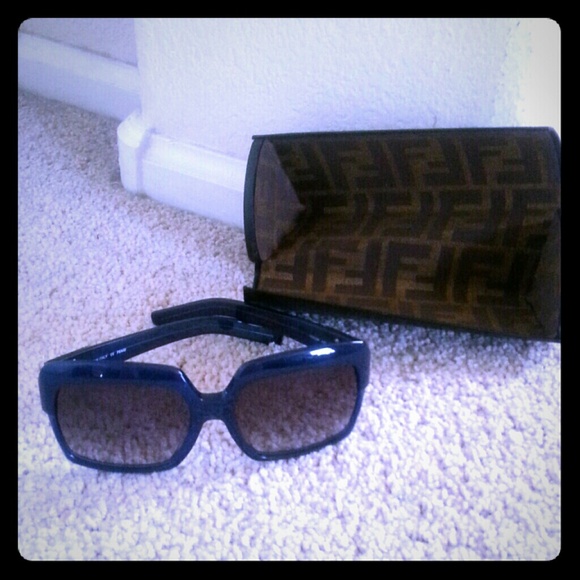 FENDI Accessories - Fendi sunnies