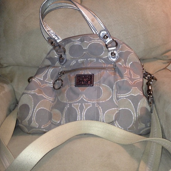 Medium size Coach purse-like new