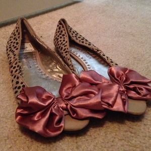 Libby Edelman bow flats