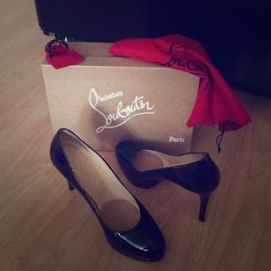 *** SOLD*** Louboutin New Simple Patent Pump 100mm
