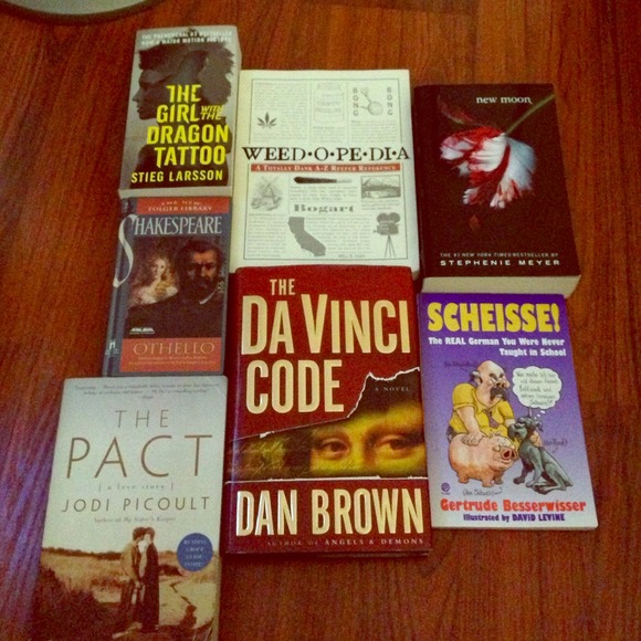 🎉FREE🎉 BOOK WITH $10+ PURCHASE. Choose 1!