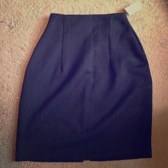 beautiful vintage black pencil skirt