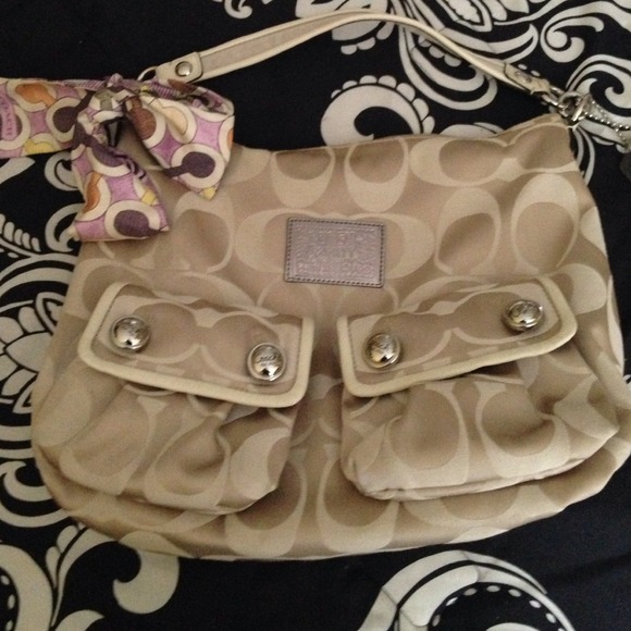 Coach poppy double pocket signature bag EUC