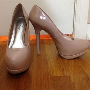 Nude Anne Michelle Heels Size 10