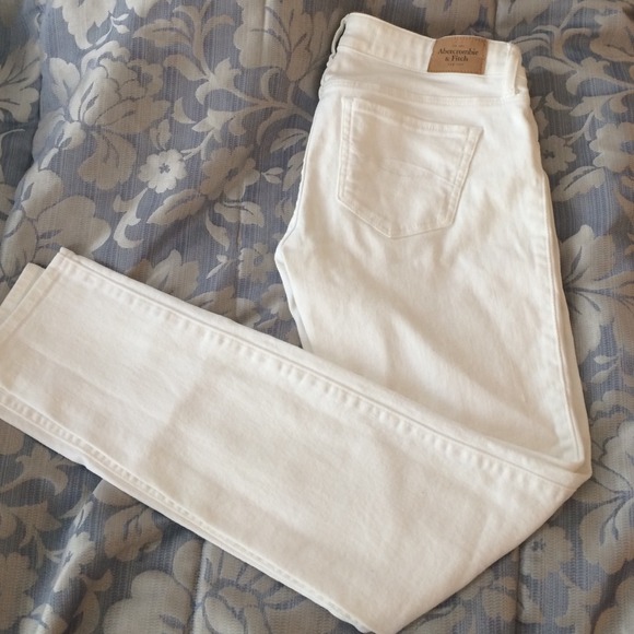 A&F White Skinny Jeans - 2R