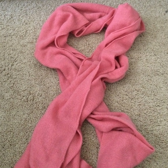 Pink 100% cashmere scarf! New WOT