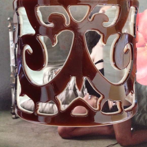 Lucite ornate cuff - Picture 2 of 2