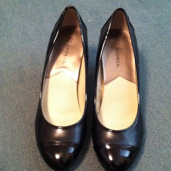 Blk 2Tone Shine/Flat Size9 1/2 with 2 1/2in heel