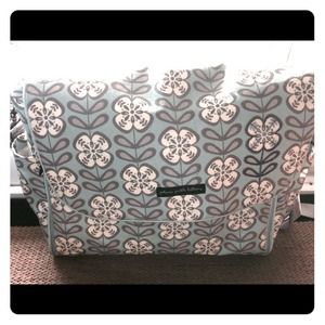Reduced!!  Petunia Pickle Bottom Diaper Bag