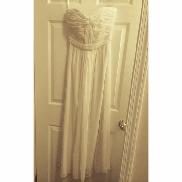 White chiffon MaxandCleo floor length gown