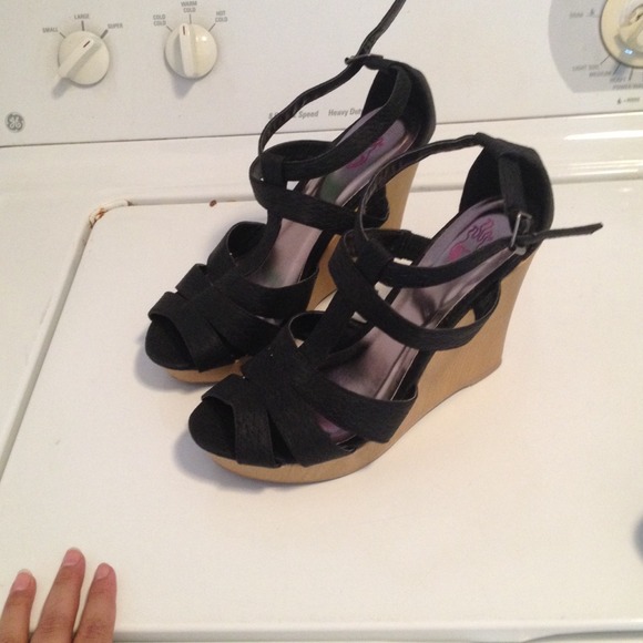 Torrid size 10 wedges