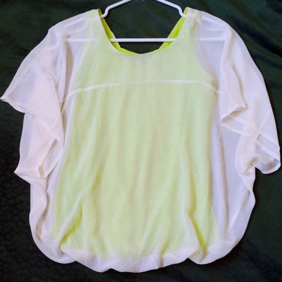 EXPRESS TOP ✨ - Picture 3 of 4