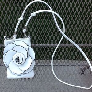 Petite purse with flower