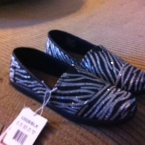 Brand new Striped Bob's