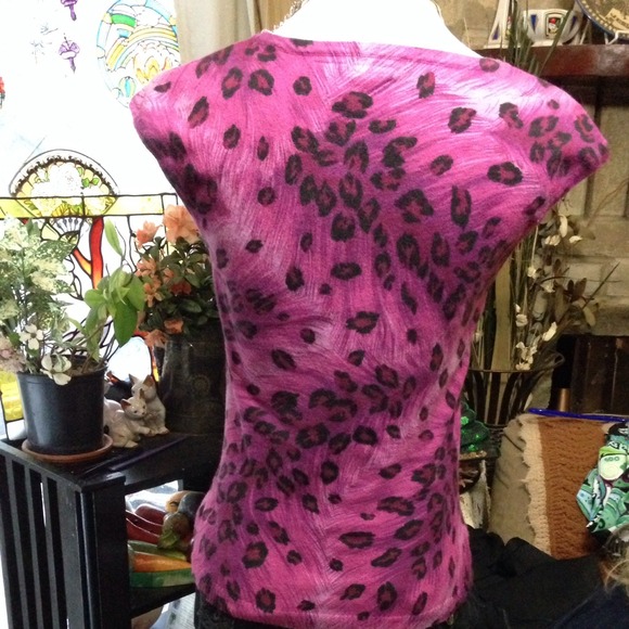 GUESS*  TOP/VEST👀 - Picture 2 of 4