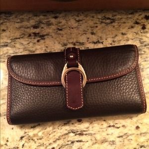 Authentic Dooney & Bourke leather wallet!