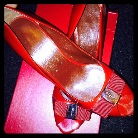 Salvatore Ferragamo red pump