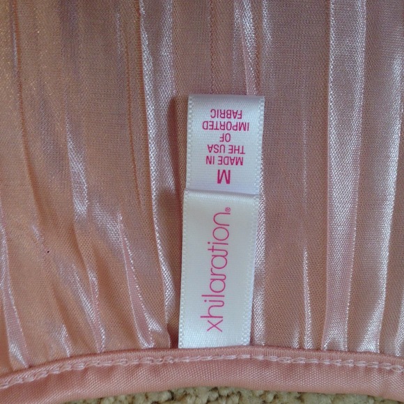 Baby pink satin tank - Picture 2 of 2