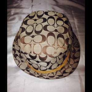Coach logo bucket hat