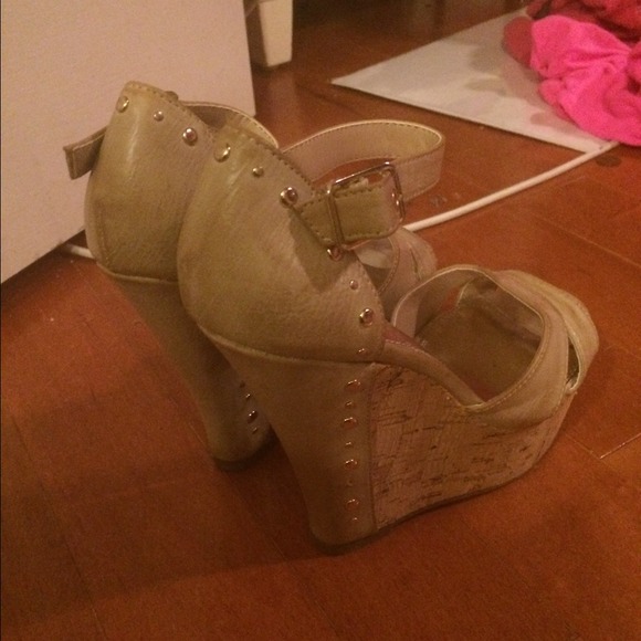 Baker's Studded Wedges - Picture 3 of 4