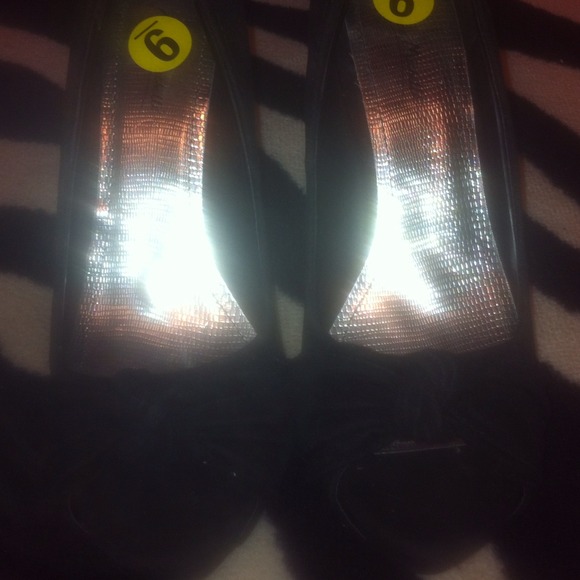 Classic black peep toe heel sz 9
