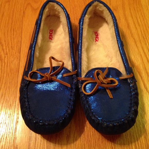 SALE NWOT 💙 SPARKLY BLUE MOCCASINS