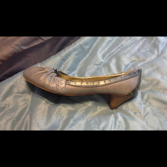 Sideview - Picture 1 of 1