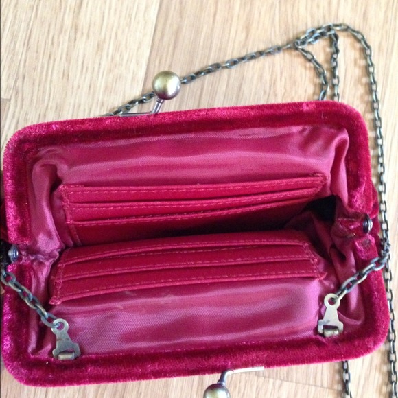 Deep Red Velvet Evening Bag - Picture 2 of 2