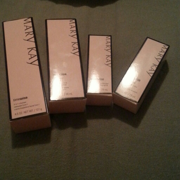 Makeup products Timewise miracle mary kay set