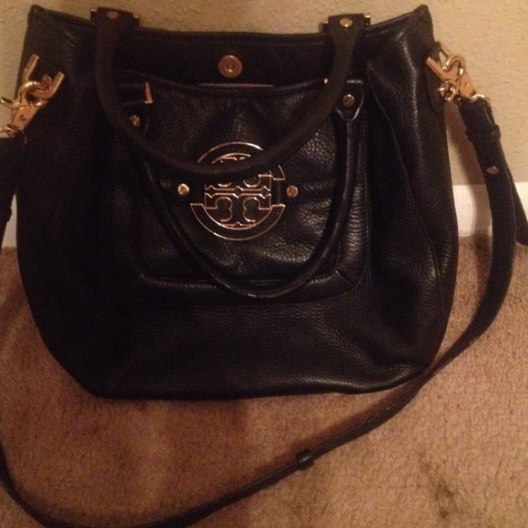 Tory Burch Handbags - Tory "Amanda" bag