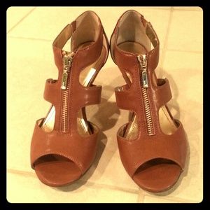Brown Zipped Heels