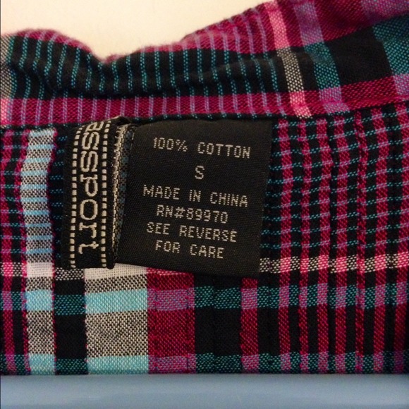 Super cute button down - Picture 2 of 3