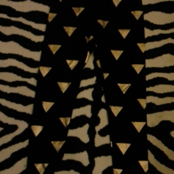 Black and gold leggings