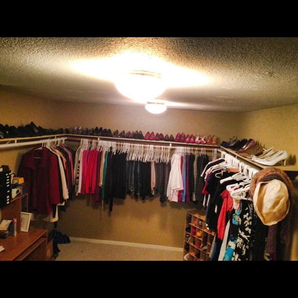It's time I go through my closet! - Picture 3 of 4