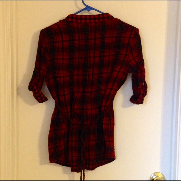 Cute black and white button down - Picture 3 of 3