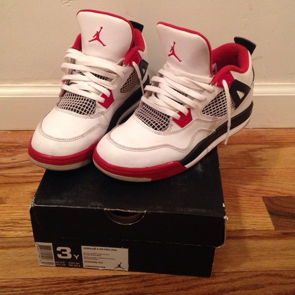 Fire Red 4s - Picture 4 of 4