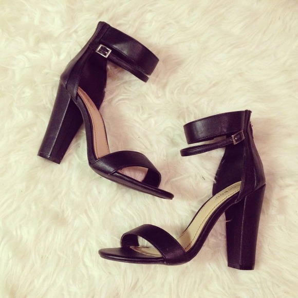 Shoes - Strappy Heals