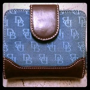 Dooney & Bourke wallet
