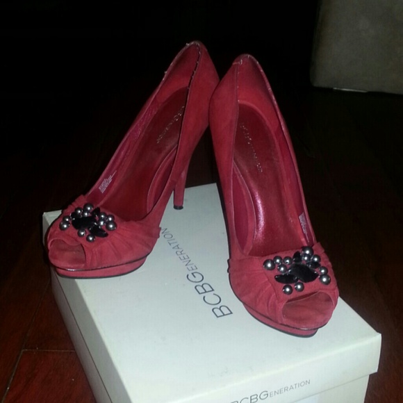 BCBG suede shoes