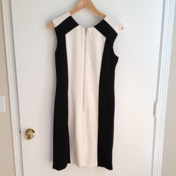 Black/Ivory Colorblock Dress - Picture 2 of 3
