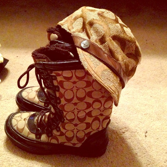 Coach Fur Boots w/ Matching Hat - Picture 1 of 1