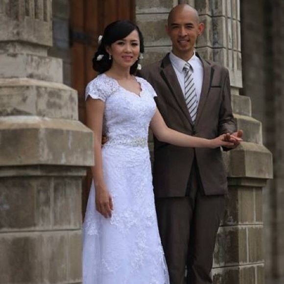 Handmade lace white wedding dress - Picture 4 of 4