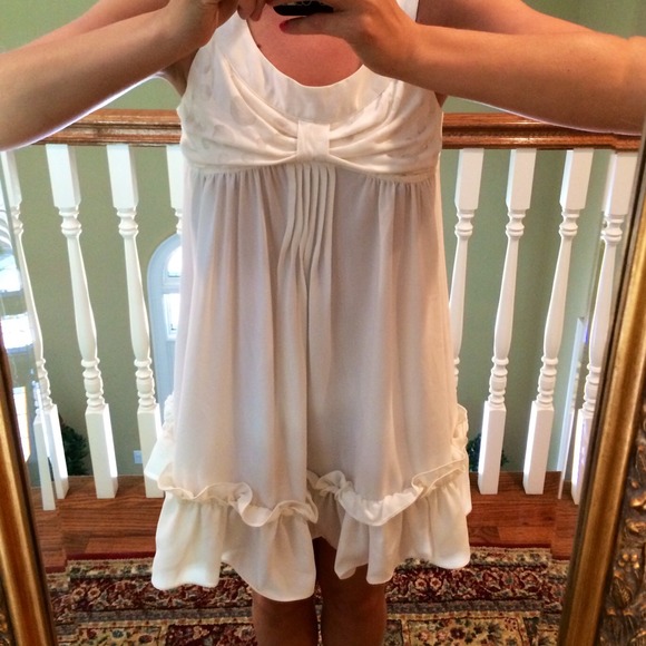 w h i t e • d r e s s - Picture 3 of 4