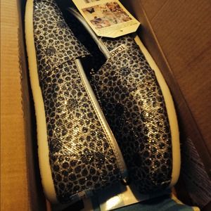 TOMS- brand new in box