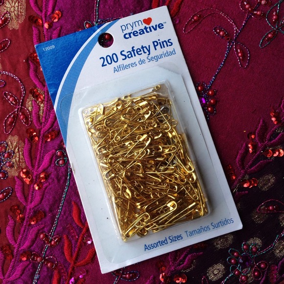 200 safety pin box