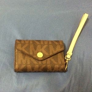 Authentic michael kors iPhone 4/4s wristlet