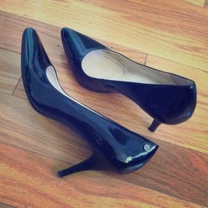 Calvin Klein pointed toe pump